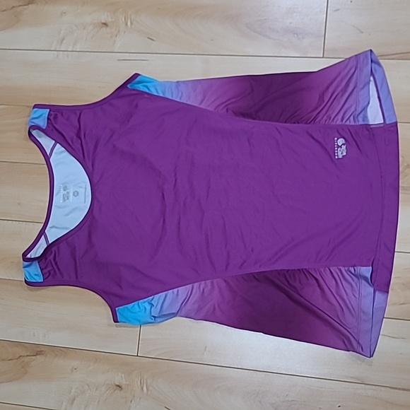 Mountain Hardwear Tops - Mountain Hardwear women's size large tank top